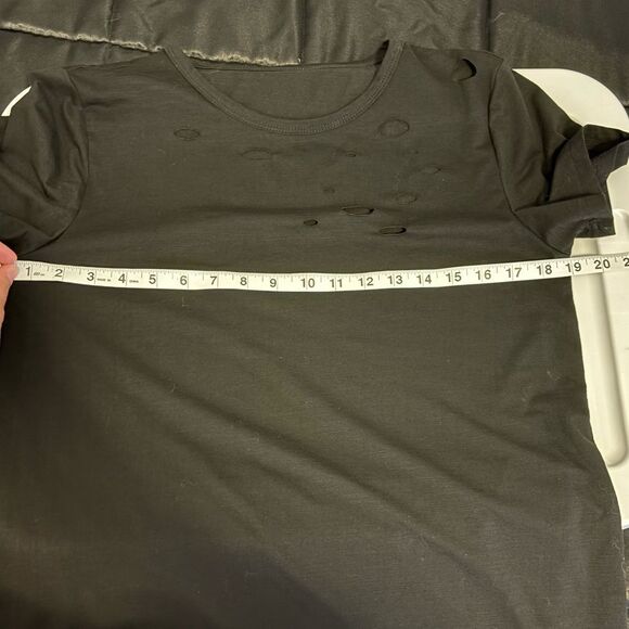 Women's Black Ripped Short Sleeve Tee Size Small - Picture 4 of 6